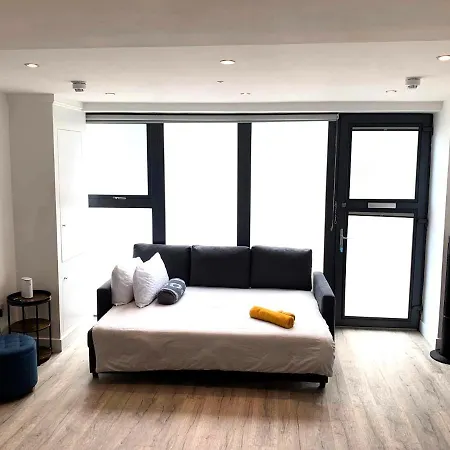 Modern Studio Flat Near Highbury & Islington Station London Exterior photo